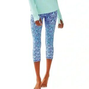 LILLY PULITZER | UPF 50+ Luxletic Weekender Crop Legging in Whisper Blue | XS